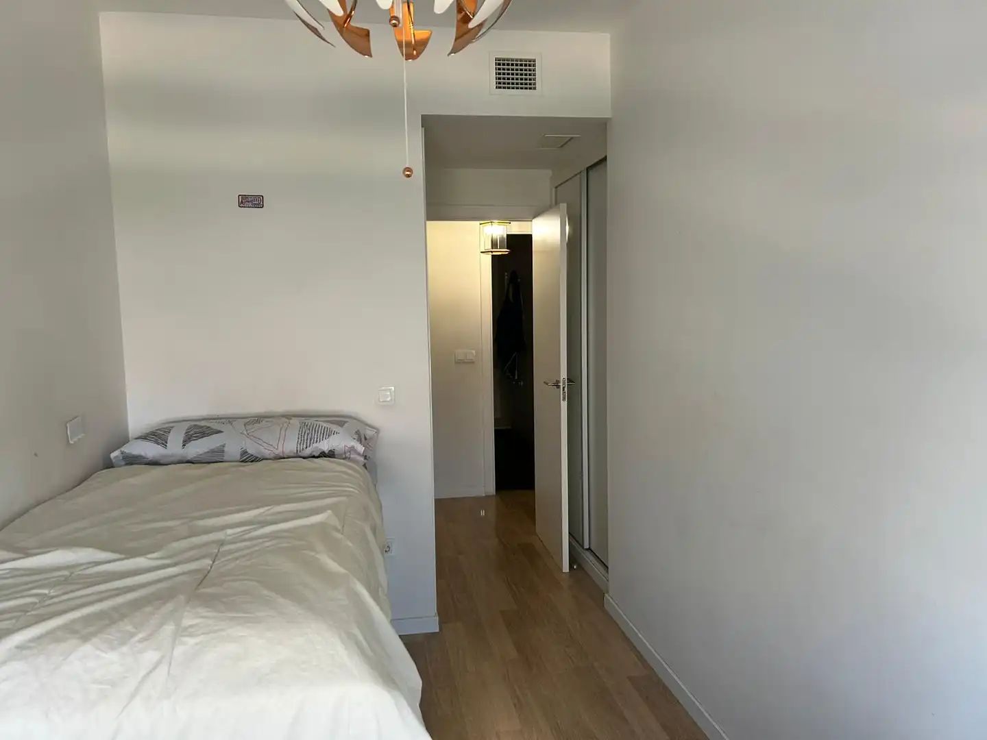 Habitación de Piso en venta en Tomares con Aire acondicionado, Terraza y Amueblado