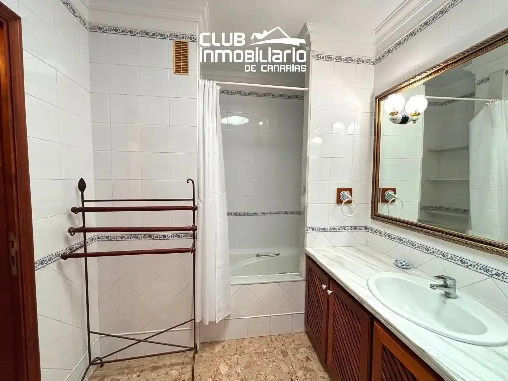 Bathroom of Flat for rent in Santa Cruz de Tenerife  with Terrace