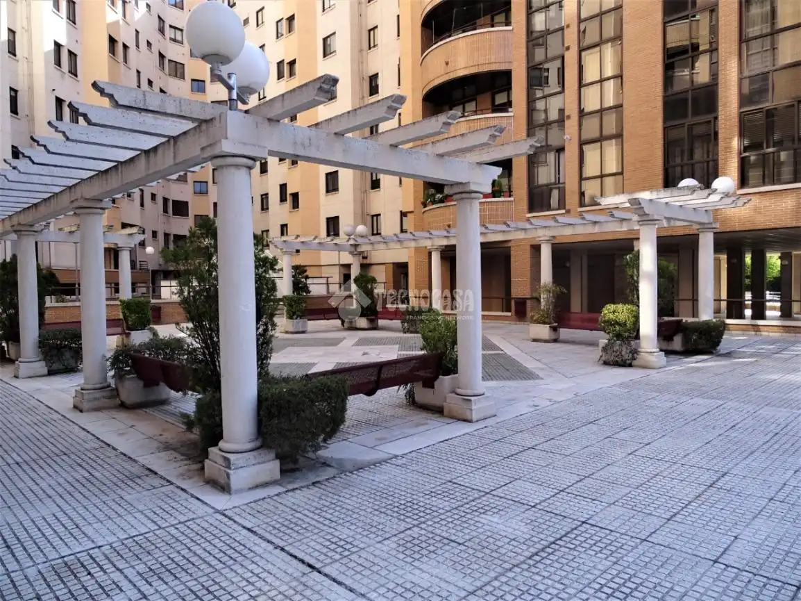 Terrassa de Pis de lloguer en Valladolid amb Aire condicionat, Calefacció i Piscina comunitària