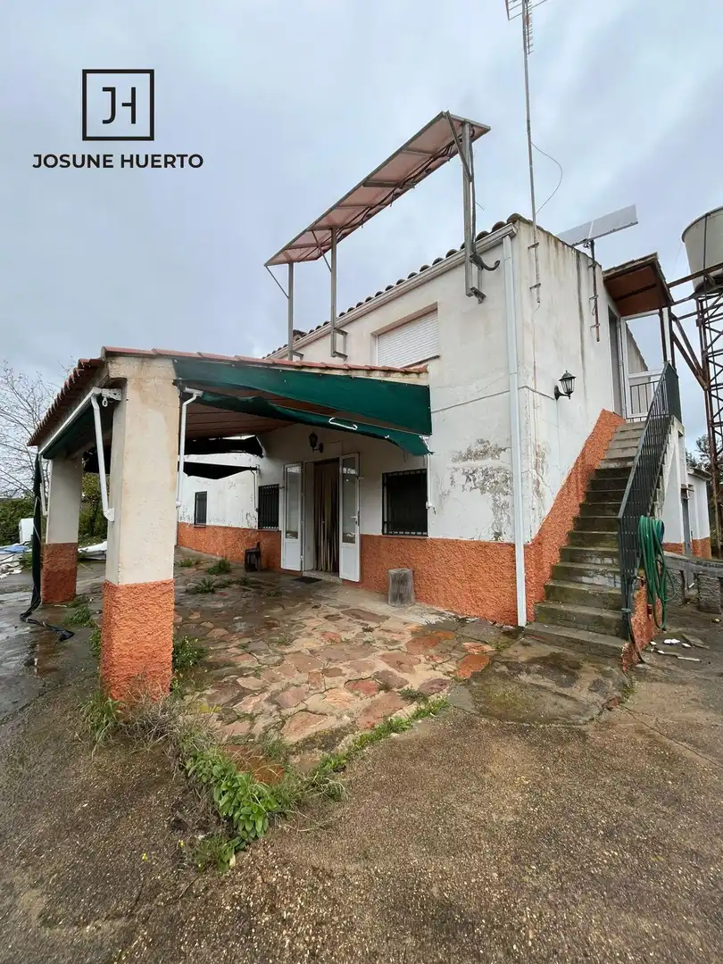 Vista exterior de Finca rústica en venta en Quintana de la Serena con Calefacción y Jardín privado