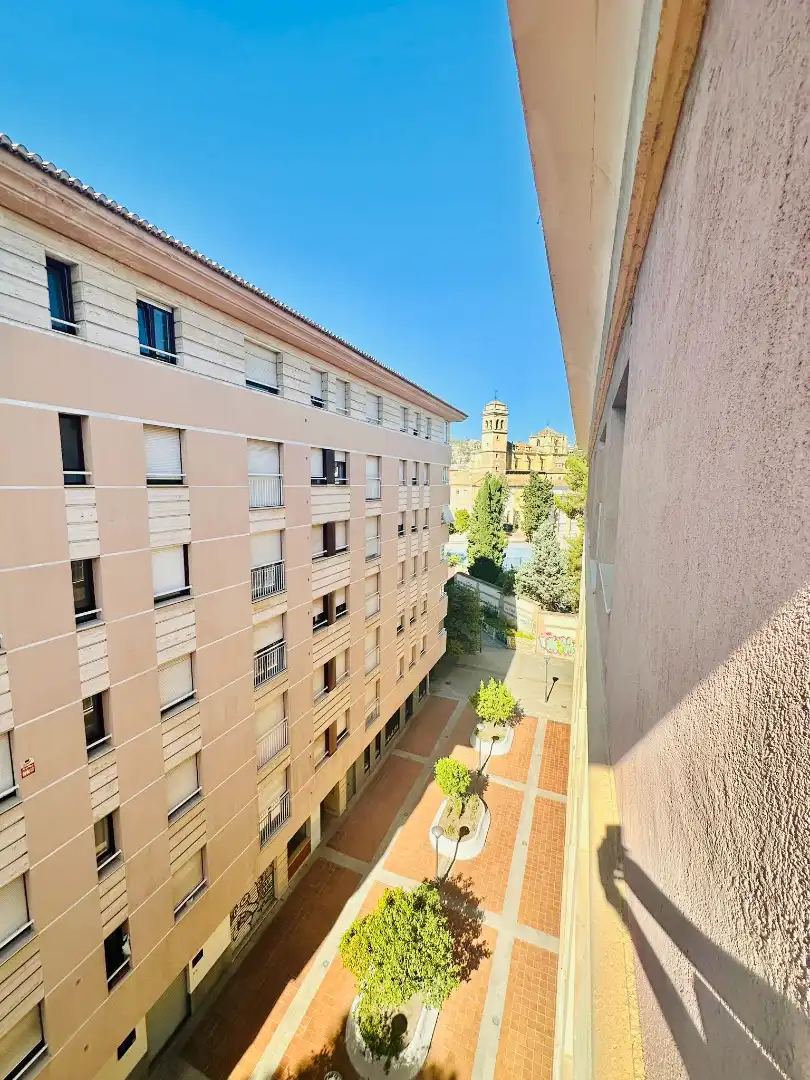 Vista exterior de Piso de alquiler en Granada con Aire acondicionado, Calefacción y Parquet