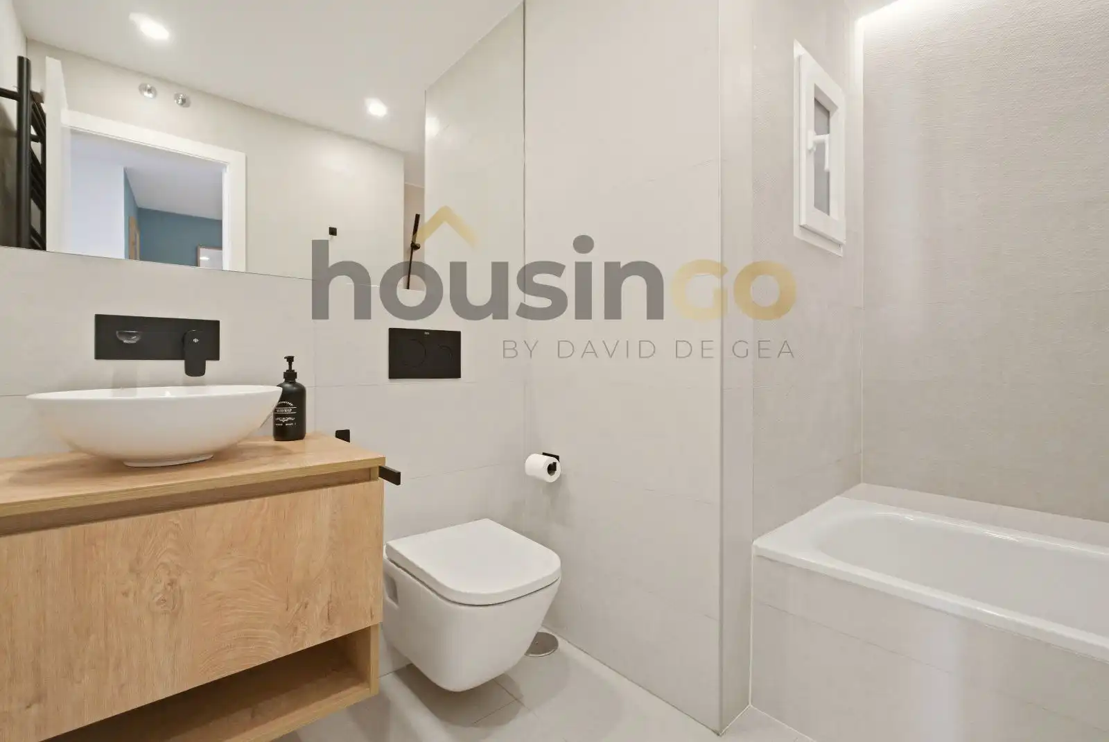 Badezimmer von Wohnung zum Verkauf in Madrid mit Klimaanlage, Heizung und Terrasse