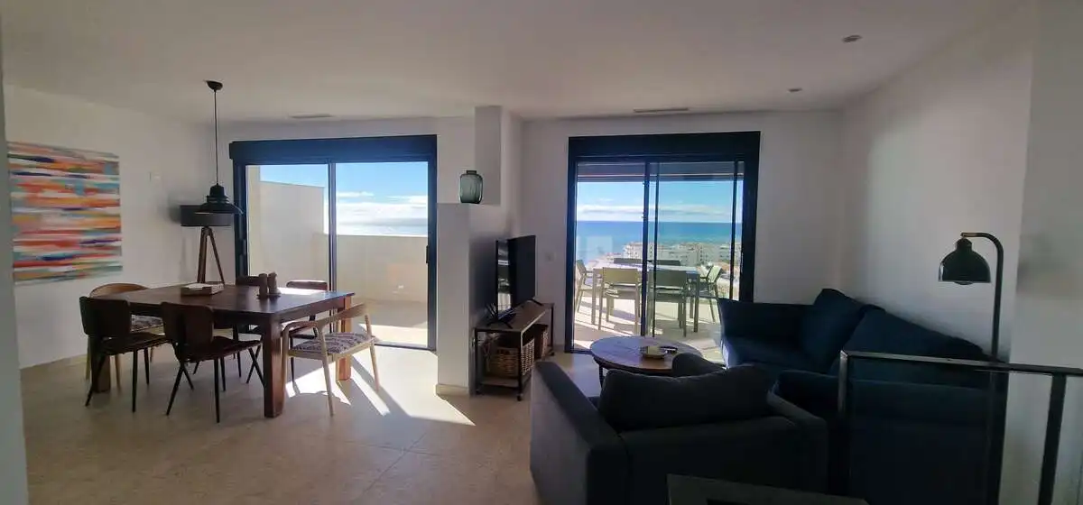 Sala d'estar de Casa o xalet en venda en Torrox amb Aire condicionat, Moblat i Internet
