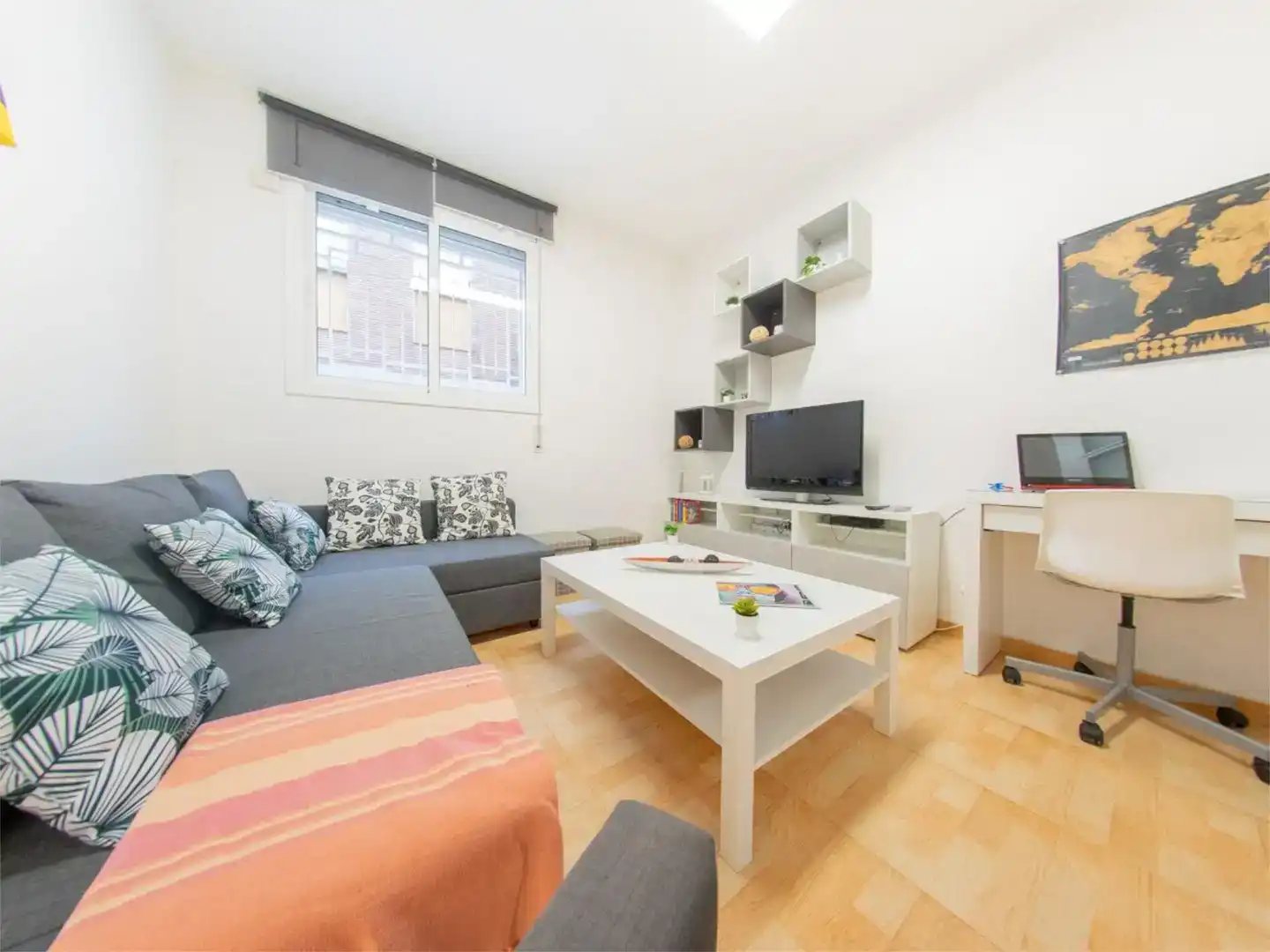 Wohnzimmer von Wohnung zur Miete in Cornellà de Llobregat mit Klimaanlage und Möbliert