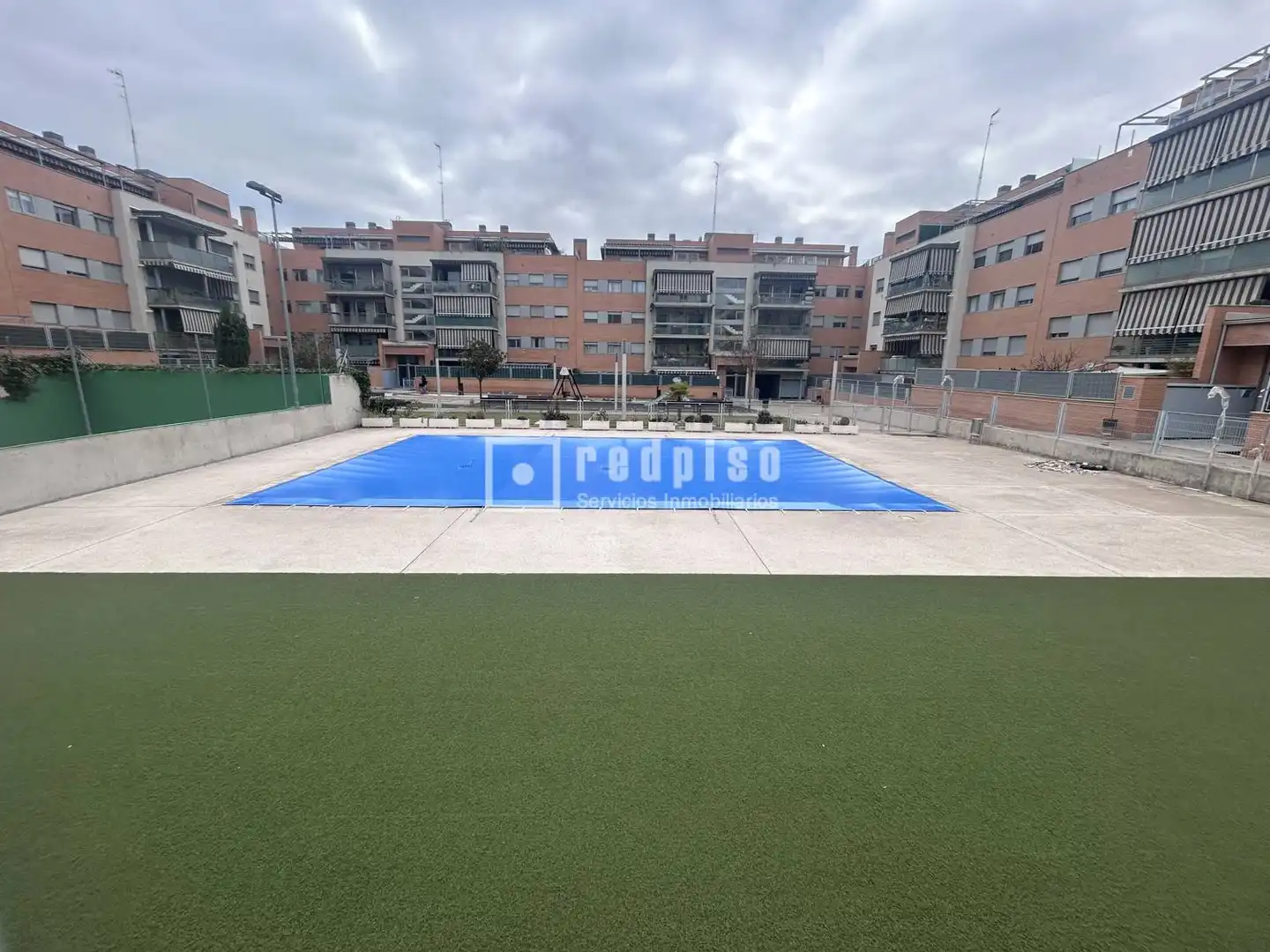 Swimming pool of Flat for sale in Parla  with Air Conditioner, Heating and Private garden