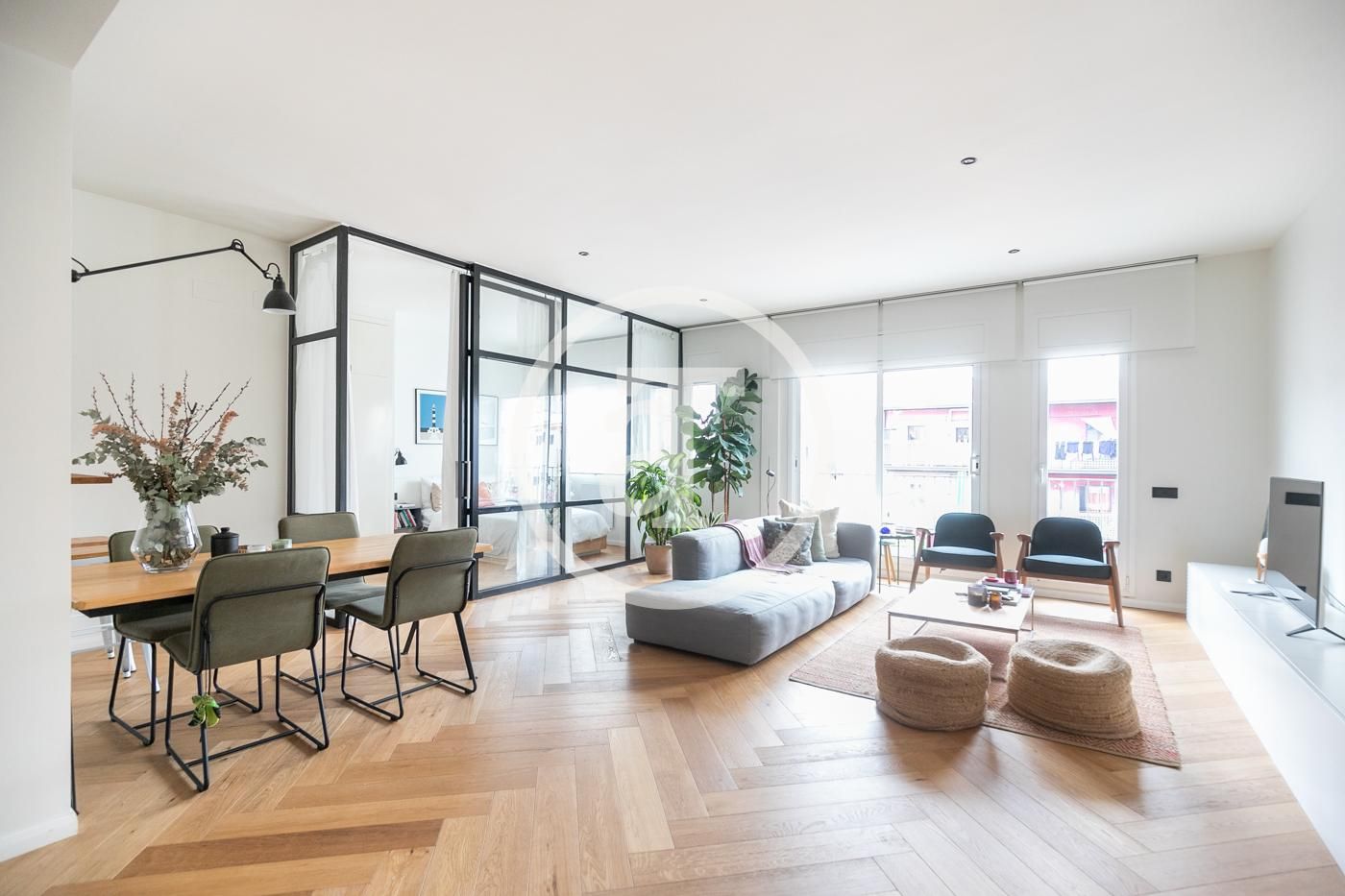 Sala de estar de Piso de alquiler en  Barcelona Capital con Aire acondicionado, Calefacción y Amueblado