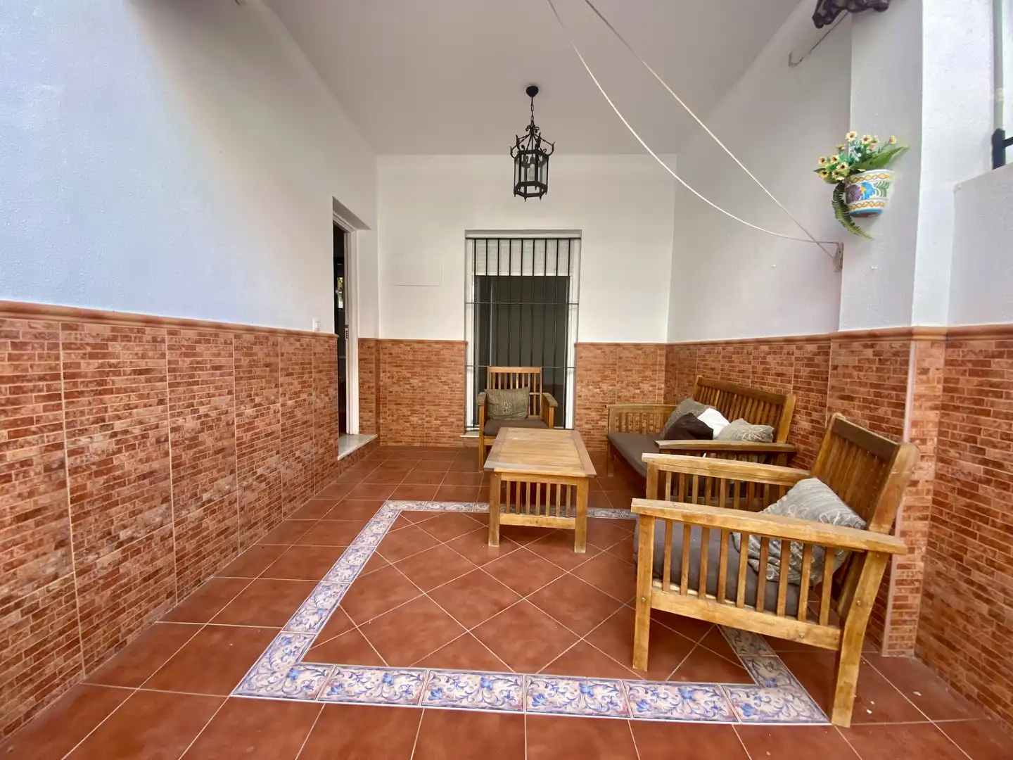 Casa bifamiliare con balcone in vendita a Calle María Auxiliadora 10