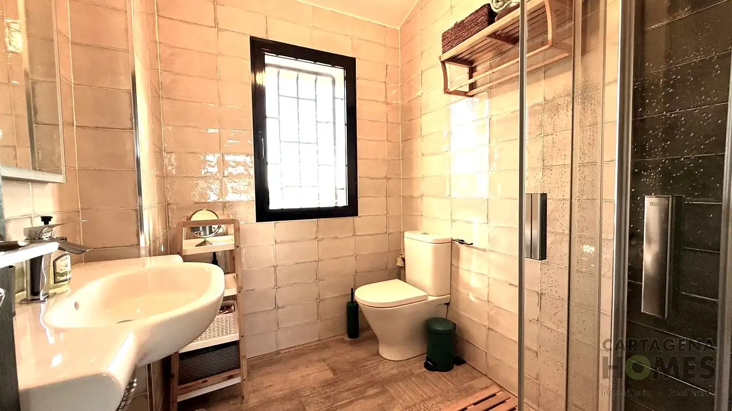 Baño de Casa adosada en venta en Cartagena con Aire acondicionado, Jardín privado y Parquet