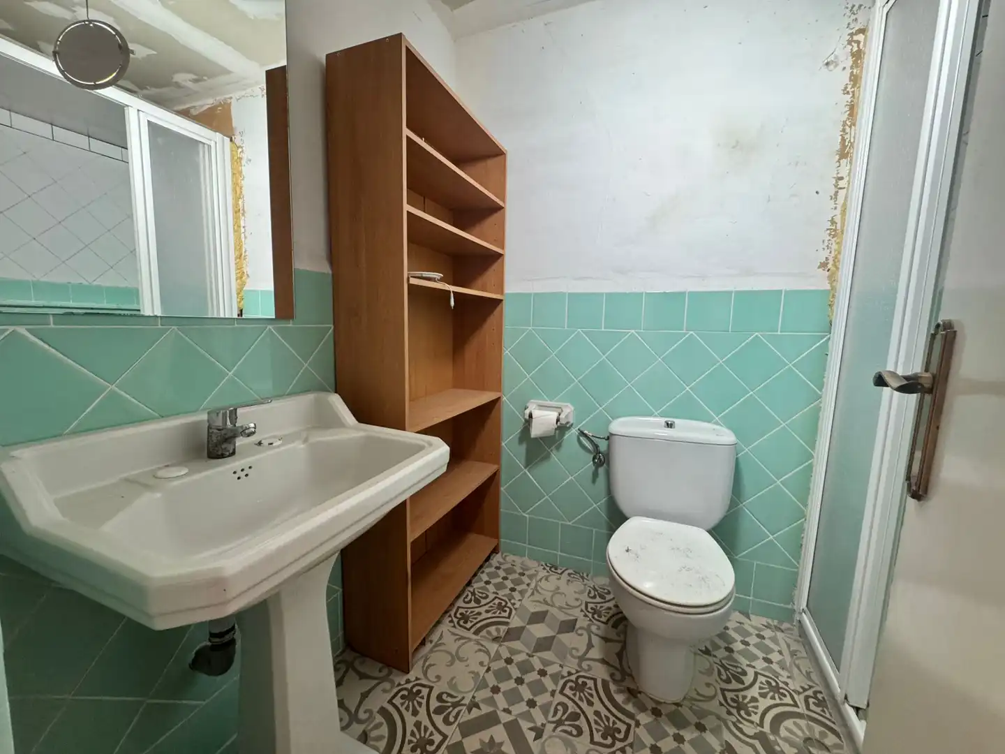Bathroom of Houses for sale in Lladó  with Terrace