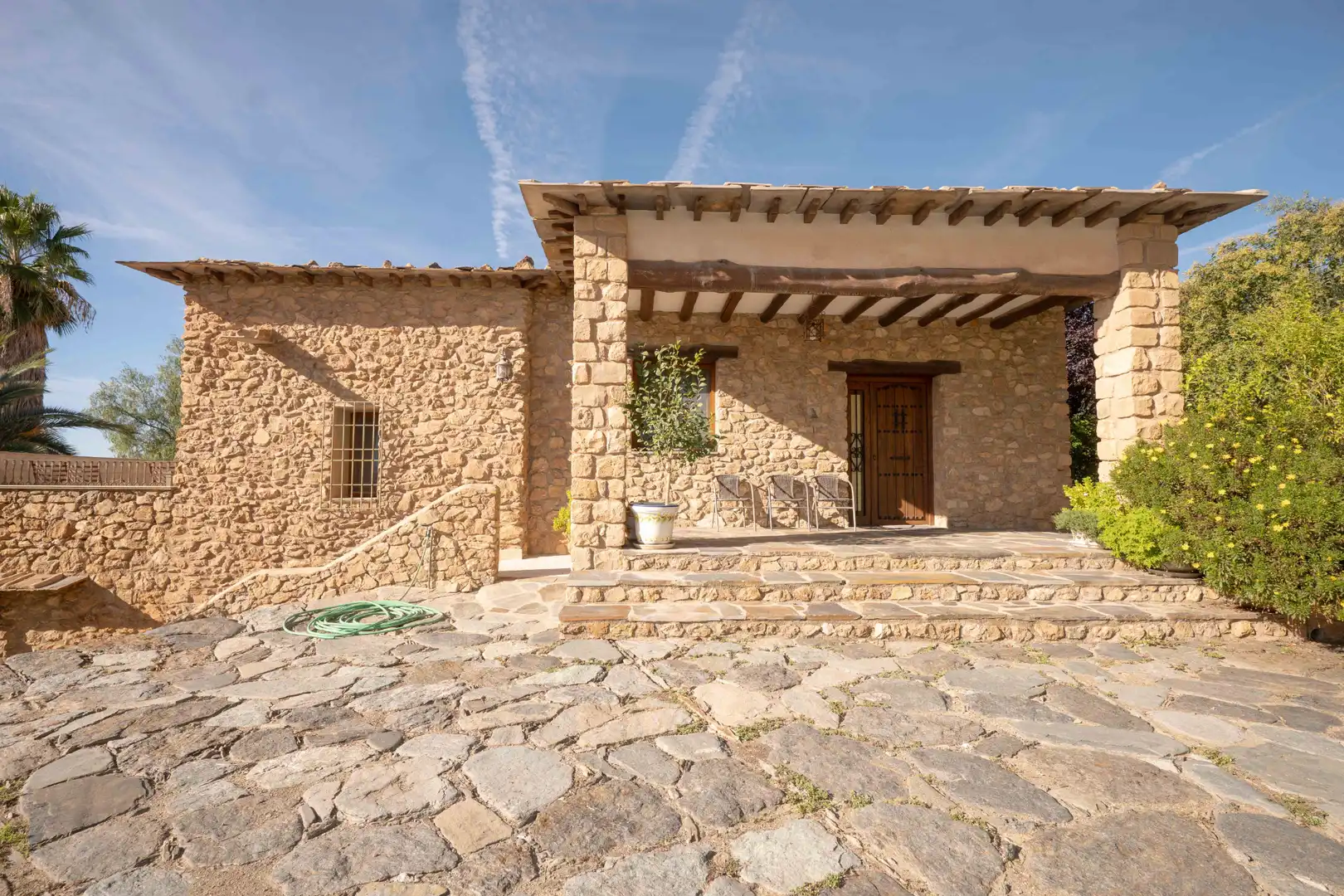 Außenansicht von Country house zum Verkauf in Válor mit Privatgarten, Terrasse und Abstellraum