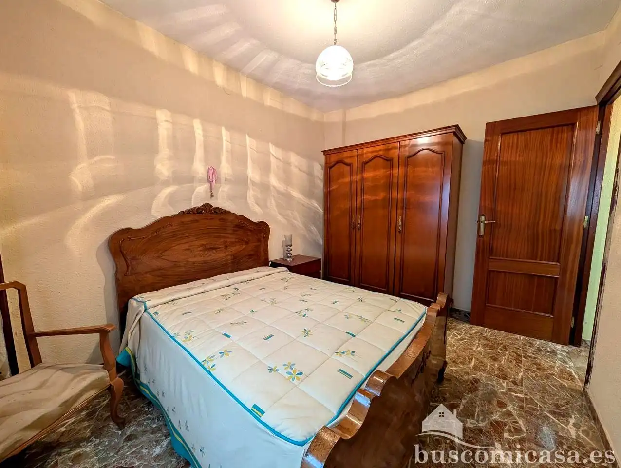 Dormitori de Casa o xalet en venda en Linares amb Aire condicionat, Calefacció i Jardí privat
