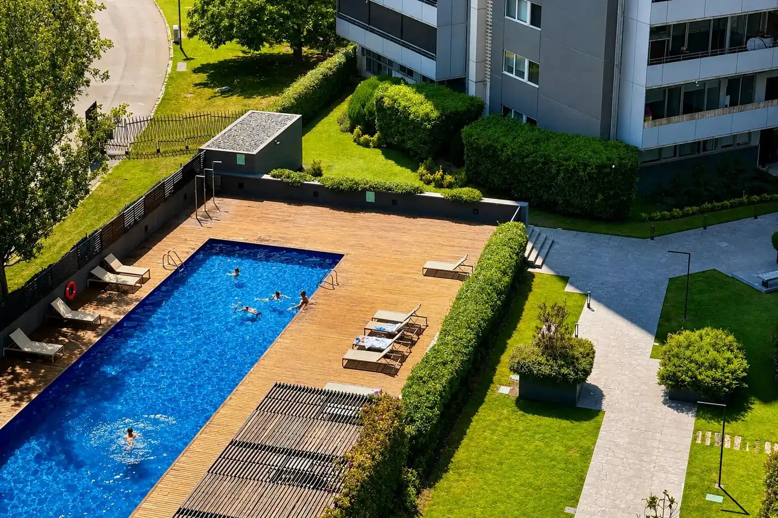Schwimmbecken von Wohnung zum Verkauf in Barcelona mit Klimaanlage, Terrasse und Möbliert
