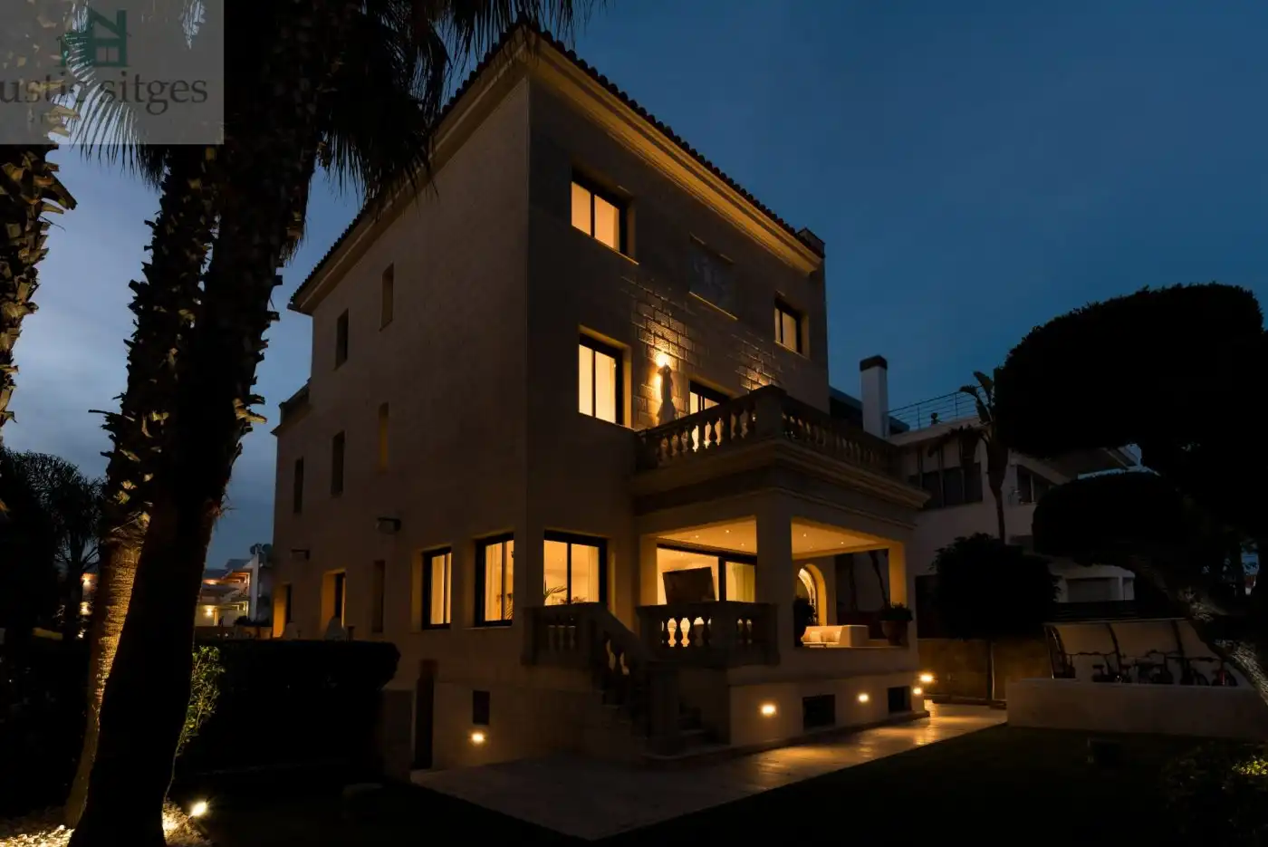 Vista exterior de Casa o xalet en venda en Sitges amb Aire condicionat, Calefacció i Jardí privat