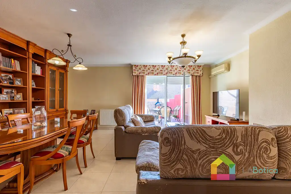 Living room of Detached homes for sale in Toledo  with Air Conditioner, Heating and Terrace