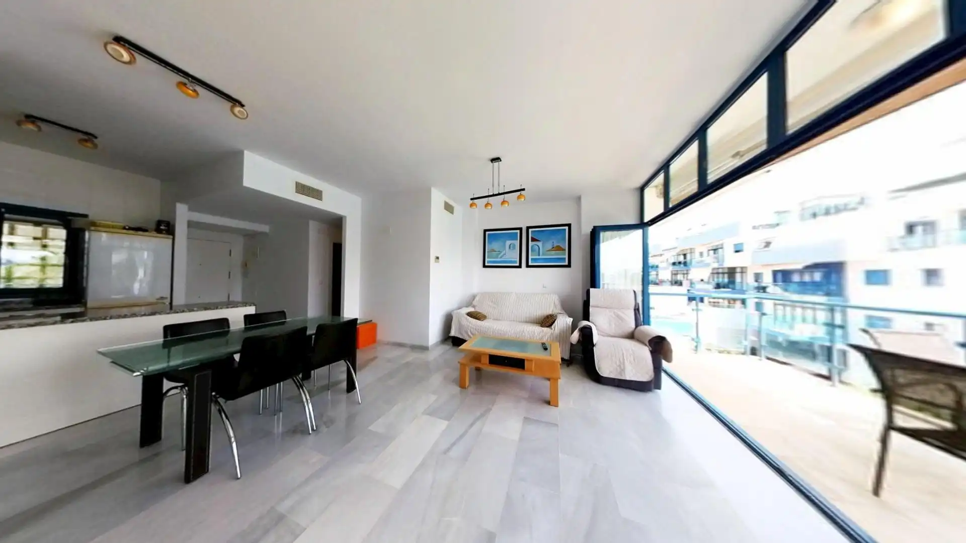Wohnzimmer von Wohnung zum Verkauf in Gualchos mit Klimaanlage, Heizung und Terrasse