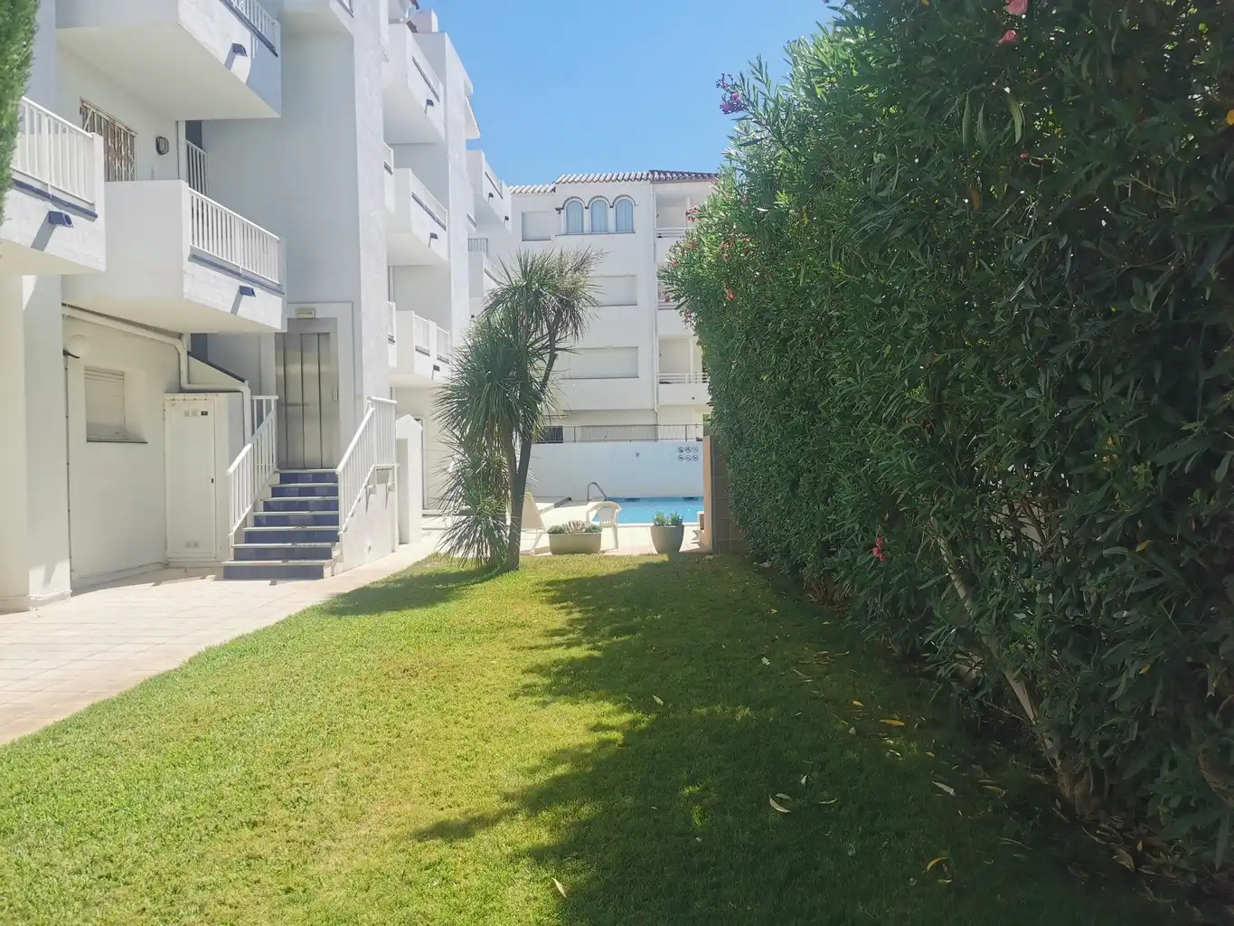 Exterior view of Flat for sale in L'Escala  with Terrace, Furnished and Oven