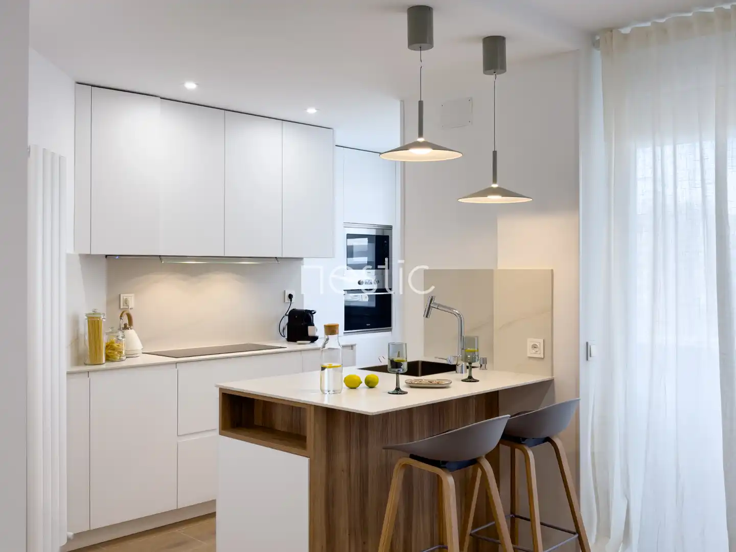 Cuina de Apartament de lloguer en Madrid amb Aire condicionat, Calefacció i Terrassa