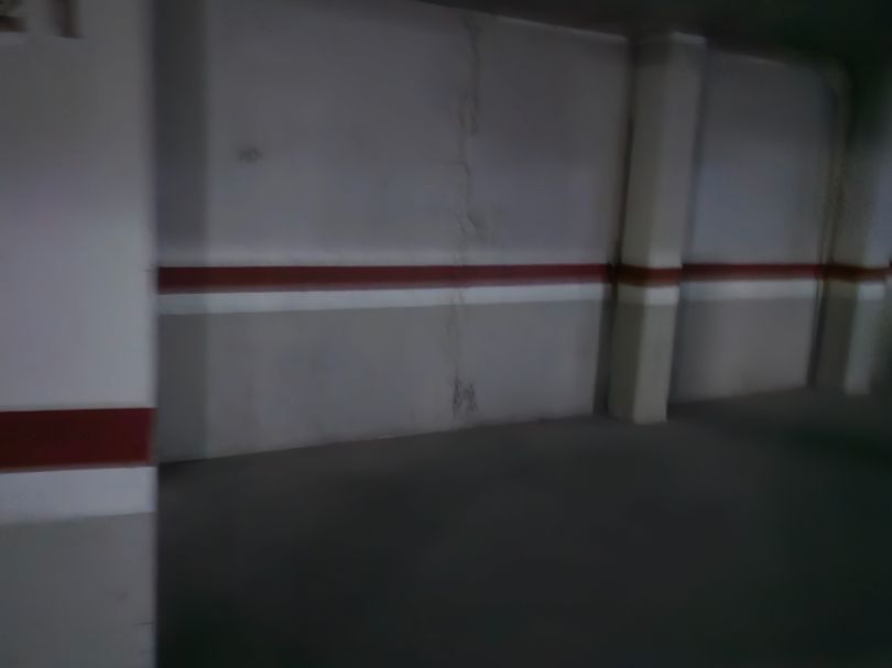 Garage to rent in Borox