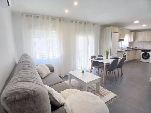 Piso en Alquiler en Ctra. Circunvalación - La Magdalena