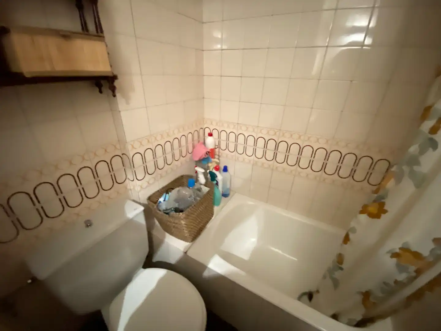 Baño de Piso en venta en Bilbao  con Calefacción, Terraza y Balcón