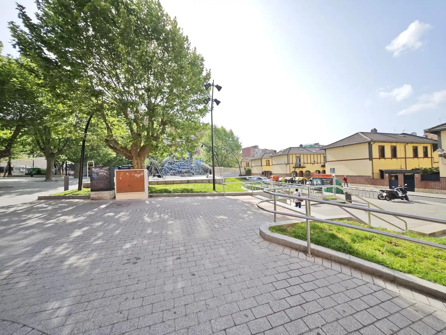 Vista exterior de Piso en venta en Bilbao  con Calefacción, Trastero y Amueblado