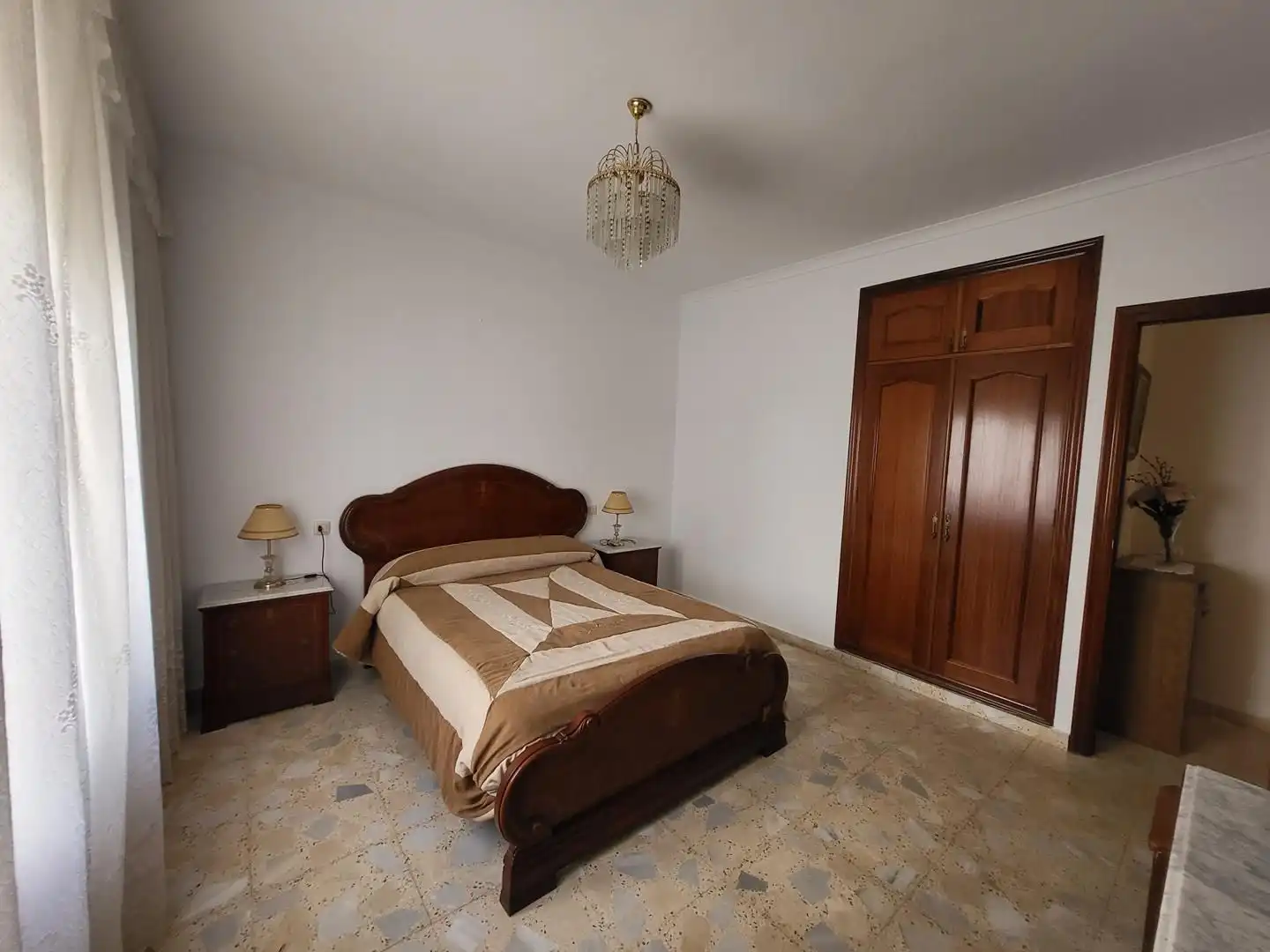 Dormitori de Casa o xalet en venda en Sisante amb Calefacció, Terrassa i Moblat