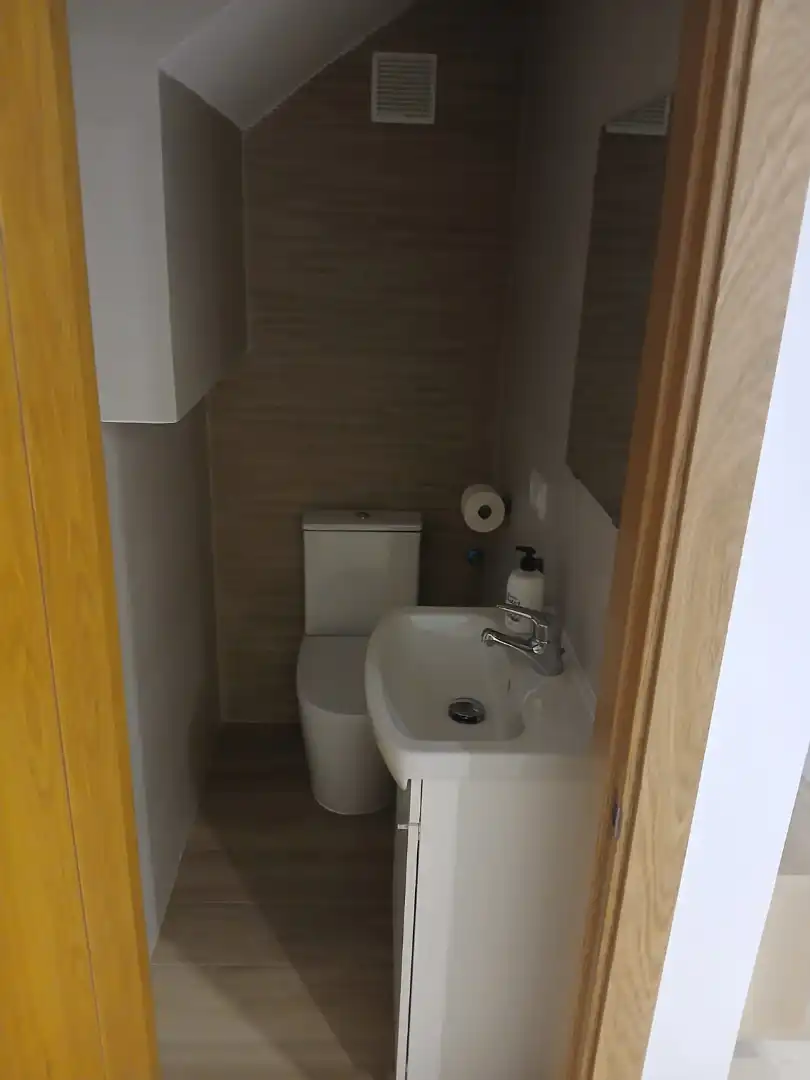 Bany de Casa adosada de lloguer en La Línea de la Concepción amb Terrassa, Moblat i TV