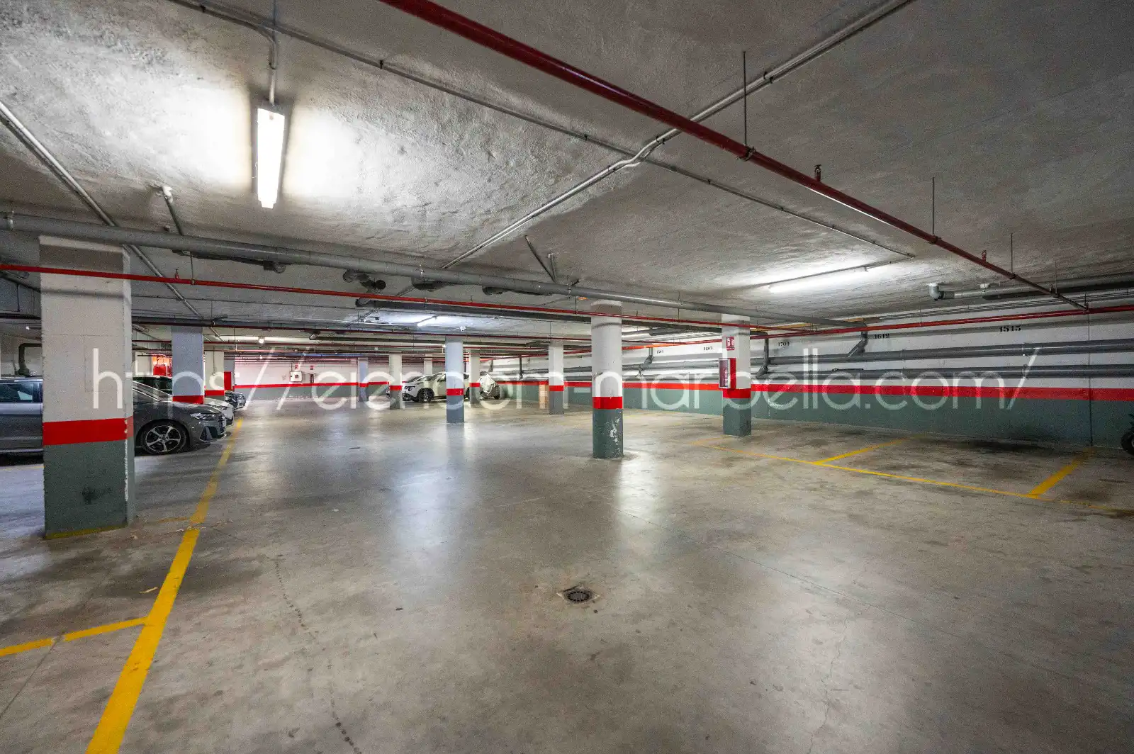Parkplatz von Wohnungen zum Verkauf in Marbella mit Klimaanlage, Terrasse und Möbliert