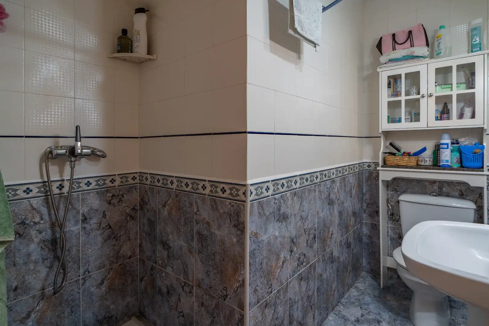Bany de Casa adosada en venda en Torrevieja amb Calefacció, Jardí privat i Terrassa