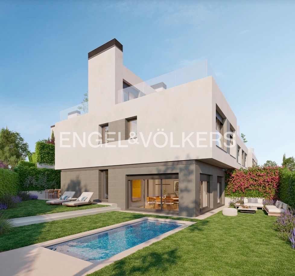 Vista exterior de Casa adosada en venta en Las Rozas de Madrid con Aire acondicionado, Calefacción y Jardín privado