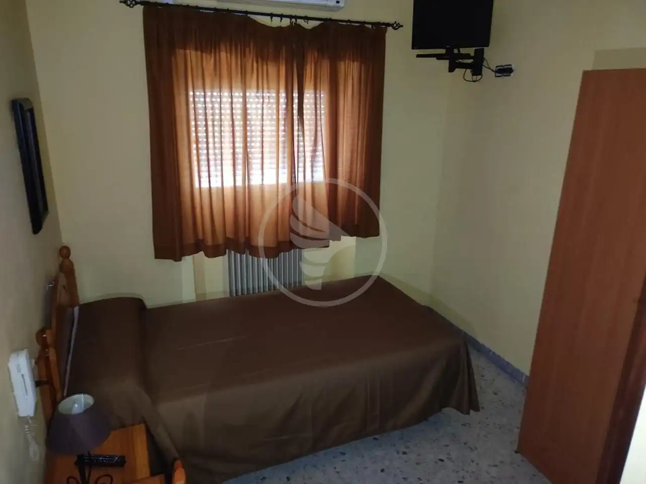 Habitación de Local en venta en Linares con Aire acondicionado
