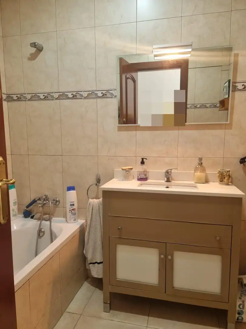 Baño de Casa adosada en venta en Castellar del Vallès con Calefacción, Jardín privado y Terraza