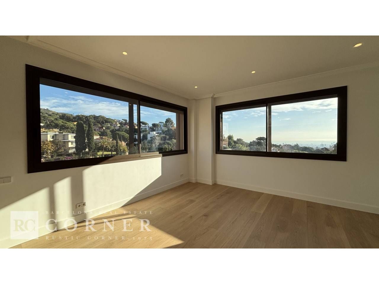 Bedroom of Flat for sale in  Barcelona Capital  with Air Conditioner, Parquet flooring and Terrace