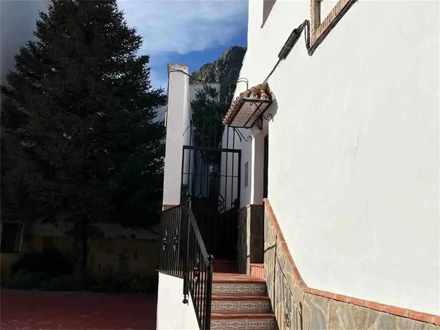 Vista exterior de Casa o xalet en venda en Montejaque amb Jardí privat, Traster i Moblat