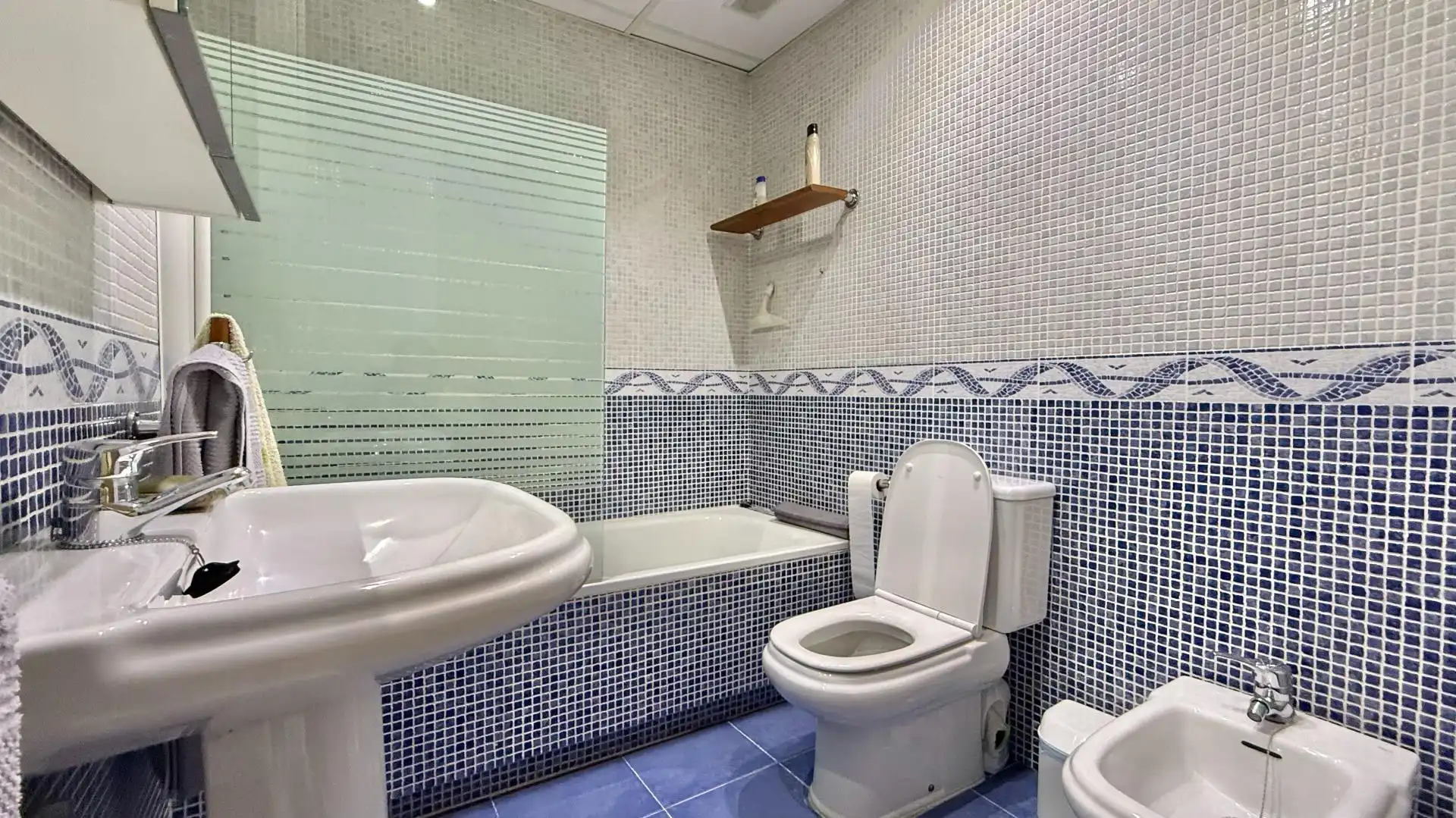 Badezimmer von Wohnung zum Verkauf in Mijas mit Klimaanlage, Terrasse und Möbliert
