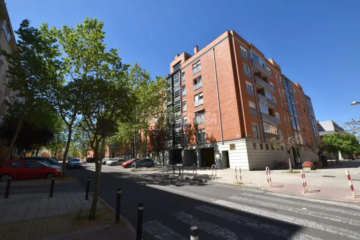 Exterior view of Flat for sale in Getafe  with Air Conditioner, Heating and Parquet flooring