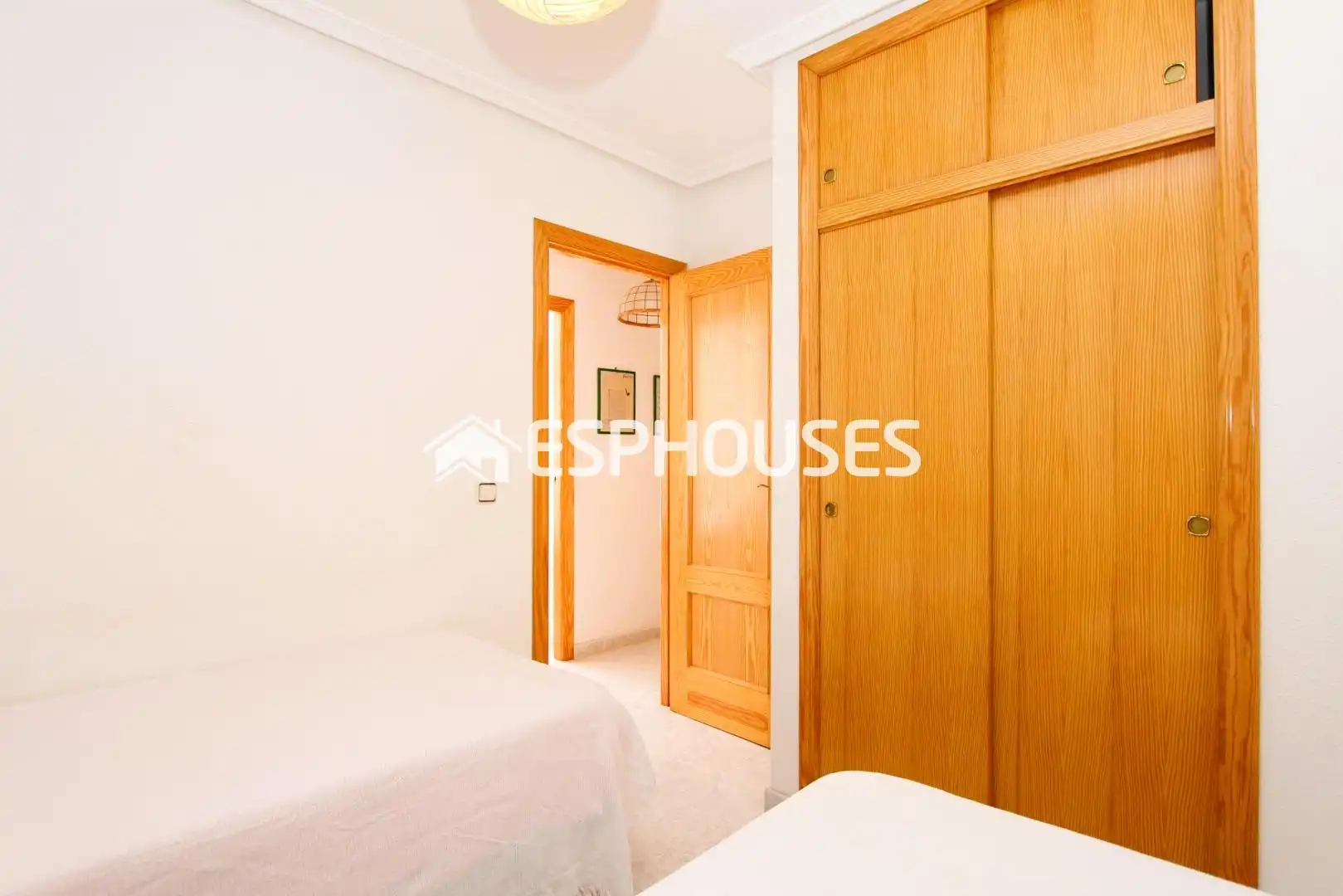 Habitación de Apartamento en venta en Guardamar del Segura con Aire acondicionado, Trastero y Amueblado
