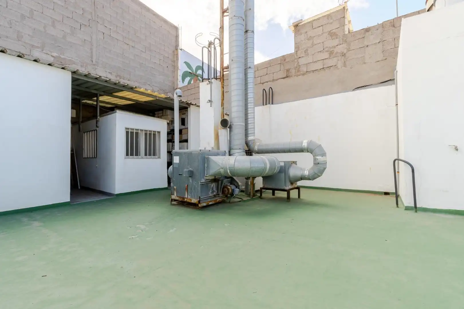 Vista exterior de Local en traspaso en Santa Lucía de Tirajana con Aire acondicionado y Amueblado