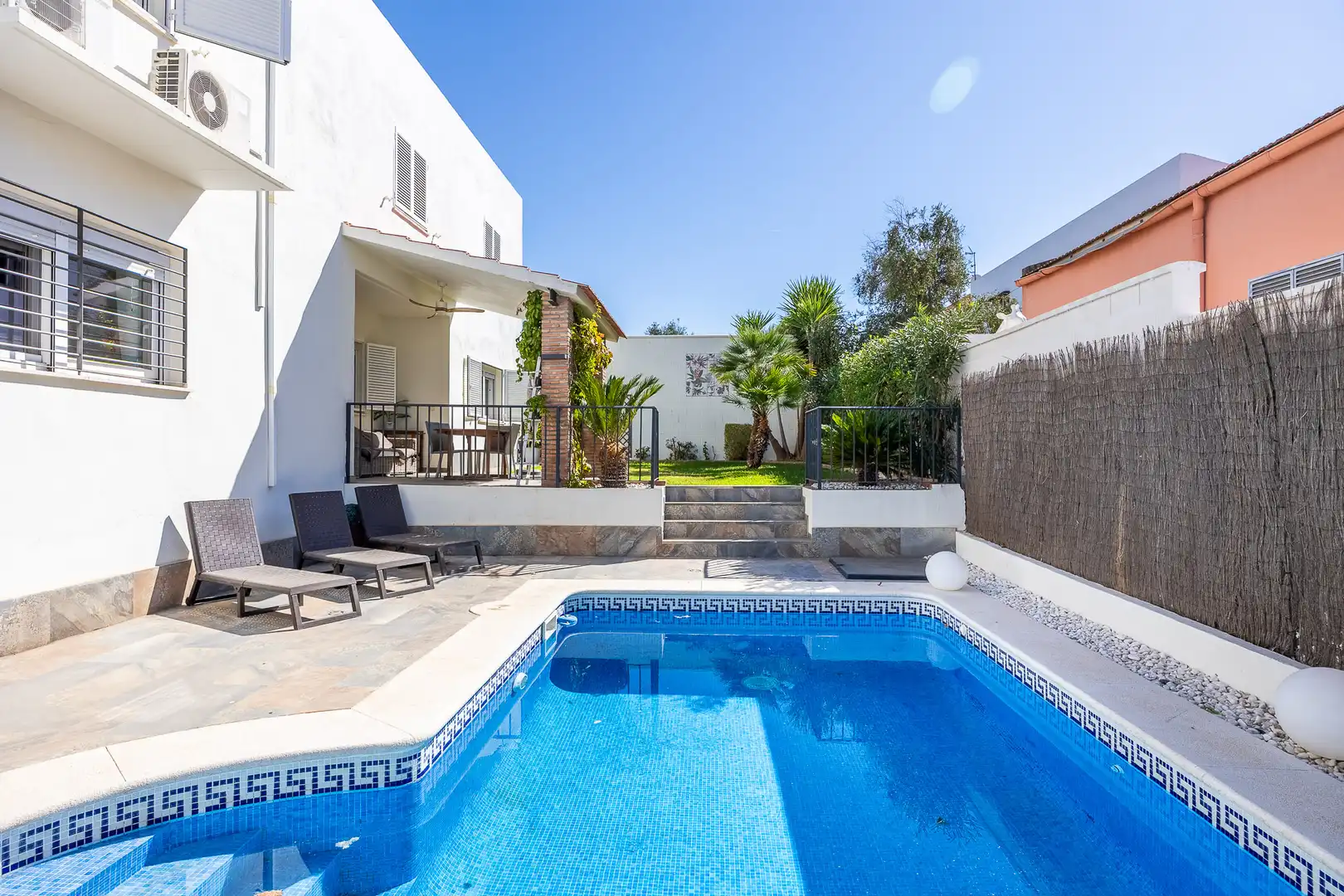 Swimming pool of Houses for sale in Espartinas  with Air Conditioner, Heating and Swimming Pool
