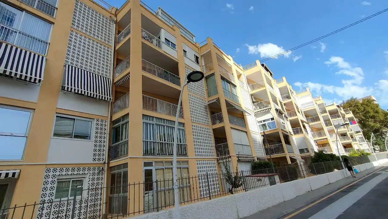 Piso con ascensor en venta en Avenida de Emilio Romero 4
