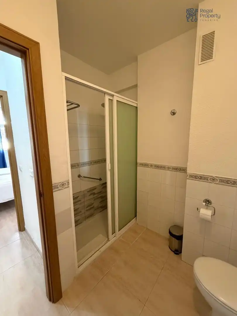 Bany de Pis en venda en Puerto de la Cruz amb Terrassa, Moblat i Piscina comunitària