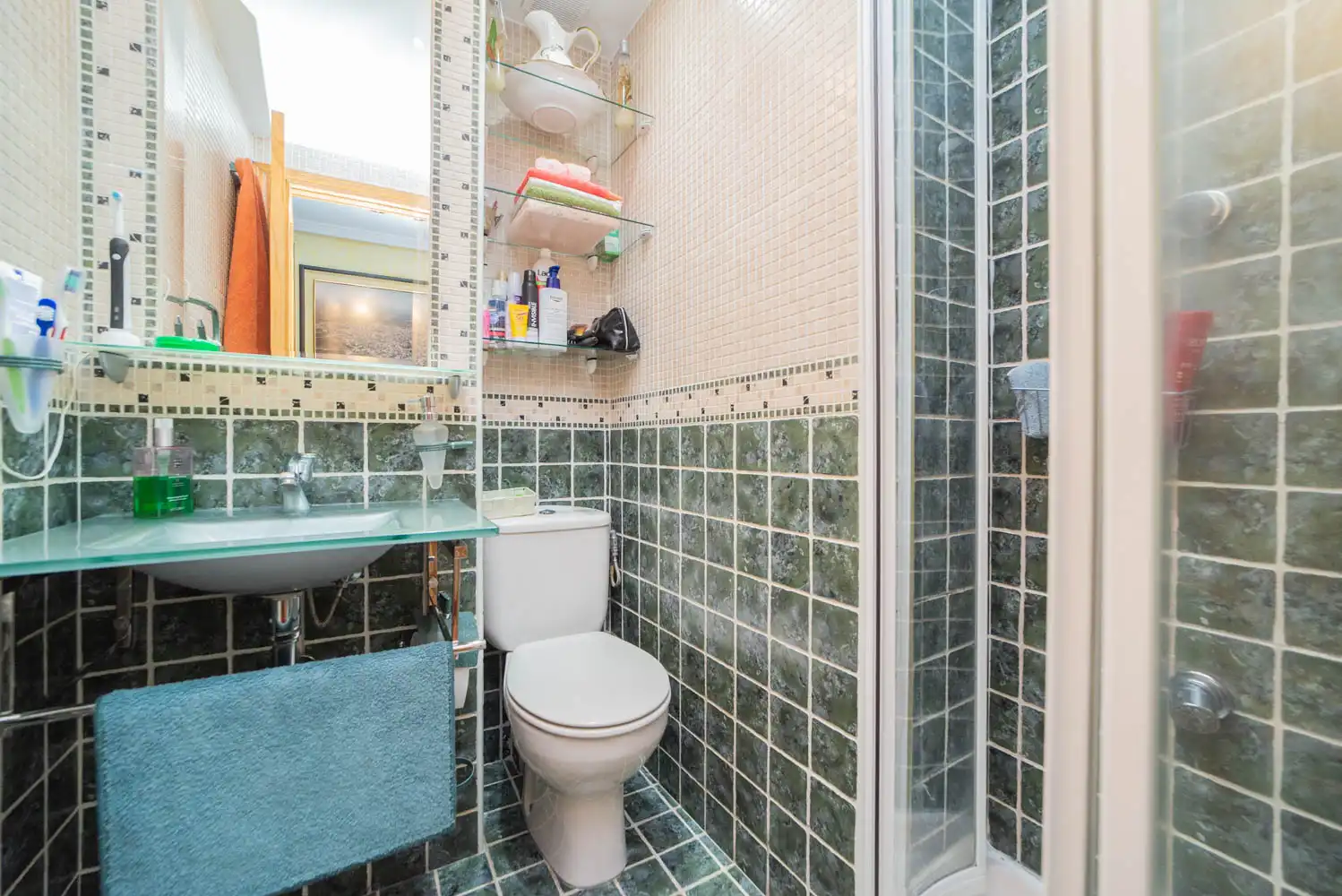 Bathroom of Flat for sale in Leganés  with Air Conditioner, Storage room and Community pool