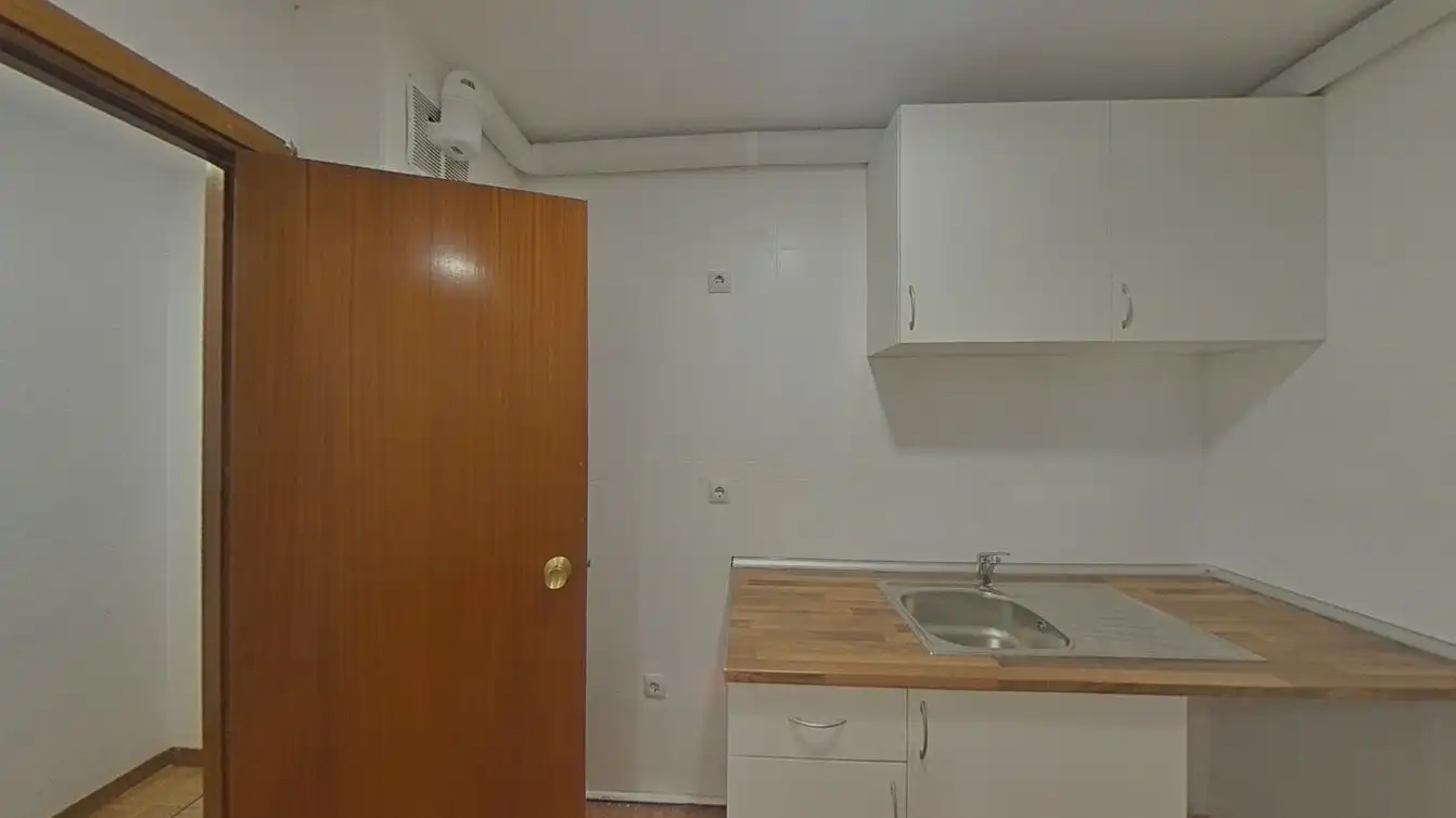 Cuina de Pis en venda en Madrid amb Calefacció, Parquet i Terrassa