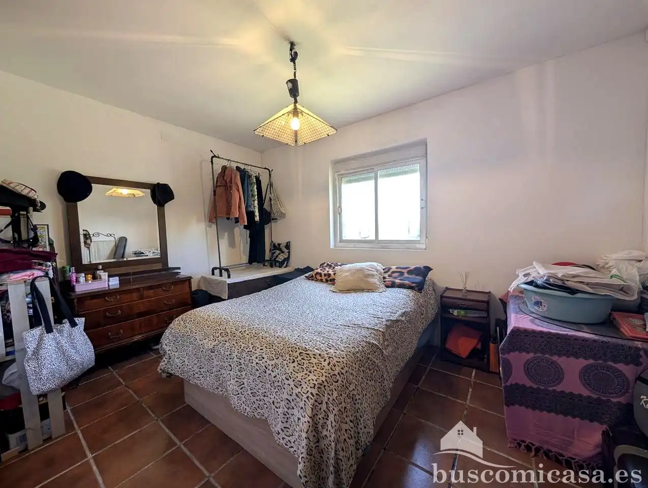 Dormitori de Finca rústica en venda en Linares amb Aire condicionat, Jardí privat i Terrassa