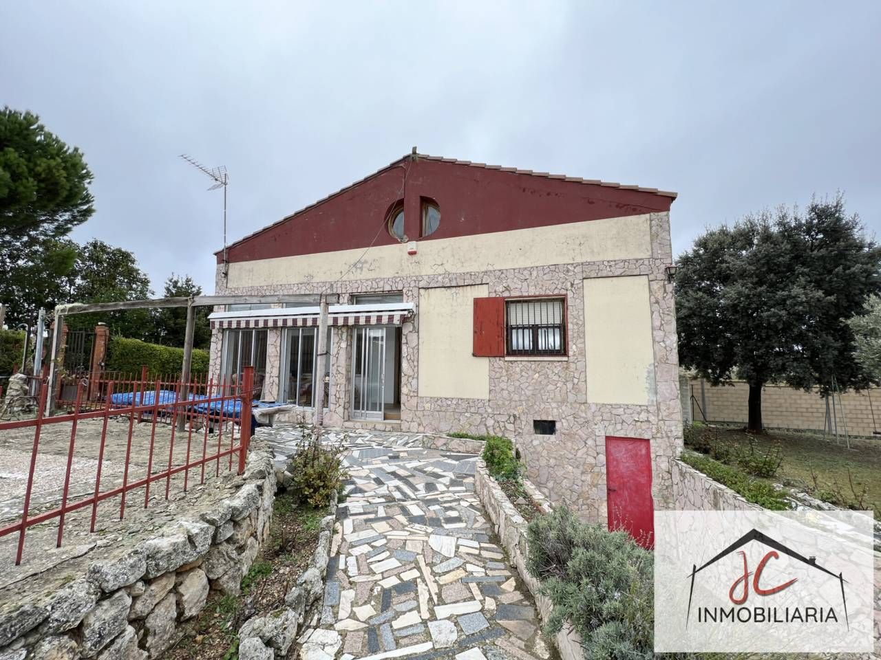 Vista exterior de Casa o xalet en venda en Cigales amb Calefacció, Jardí privat i Terrassa
