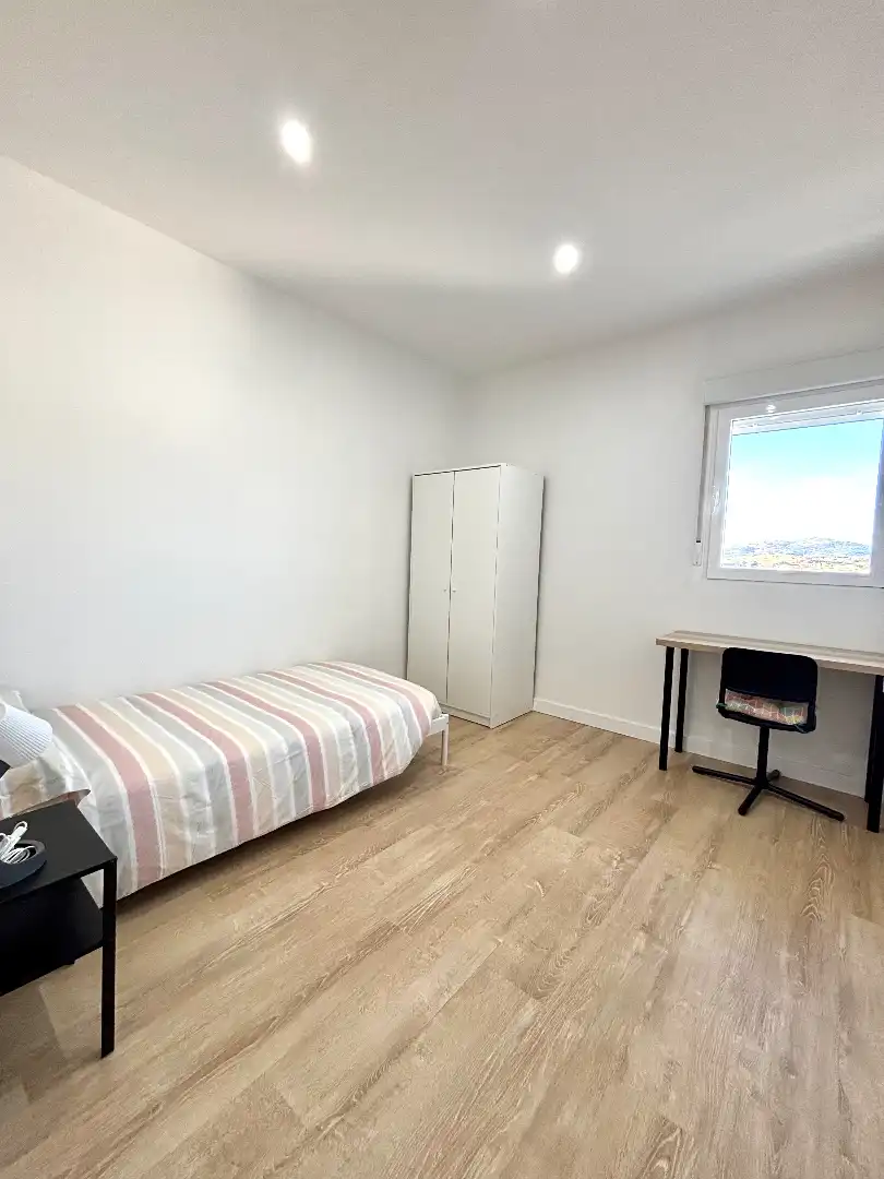 Habitación de Piso de alquiler en Plasencia con Aire acondicionado, Calefacción y Parquet
