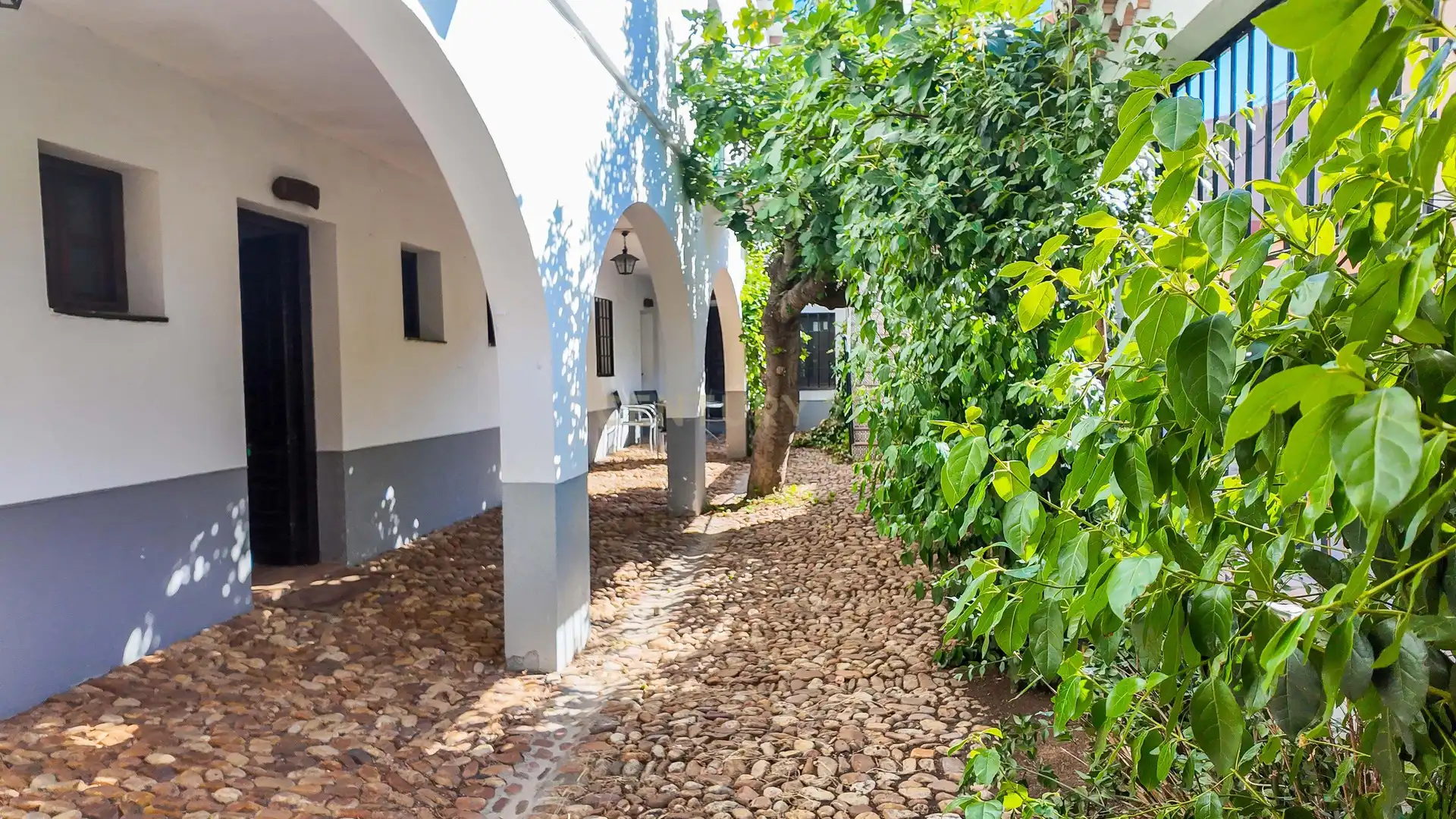 Vista exterior de Edificio en venta en Torrejón el Rubio, Cáceres