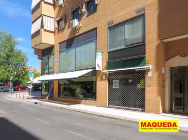 Local commercial à louer à Calle Gabriela Mistral 3