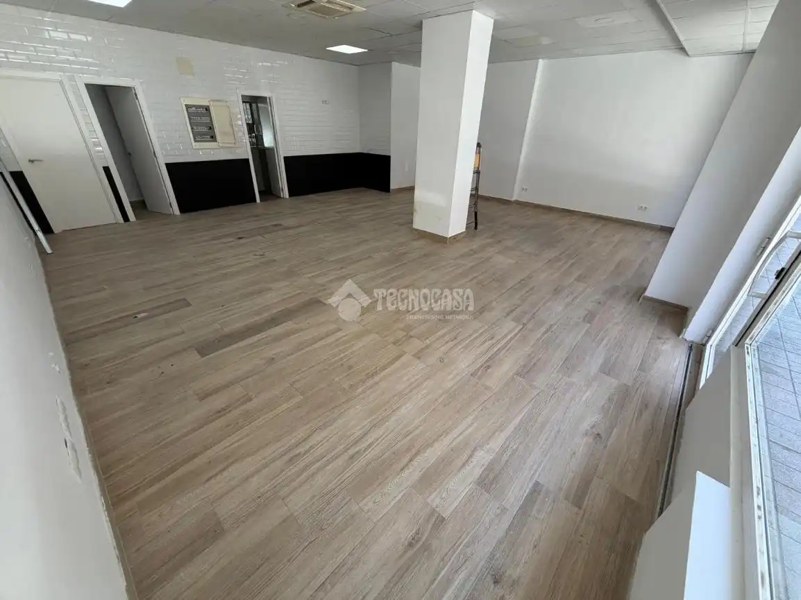 Commercial properties for sale in Madrid  with Air Conditioner