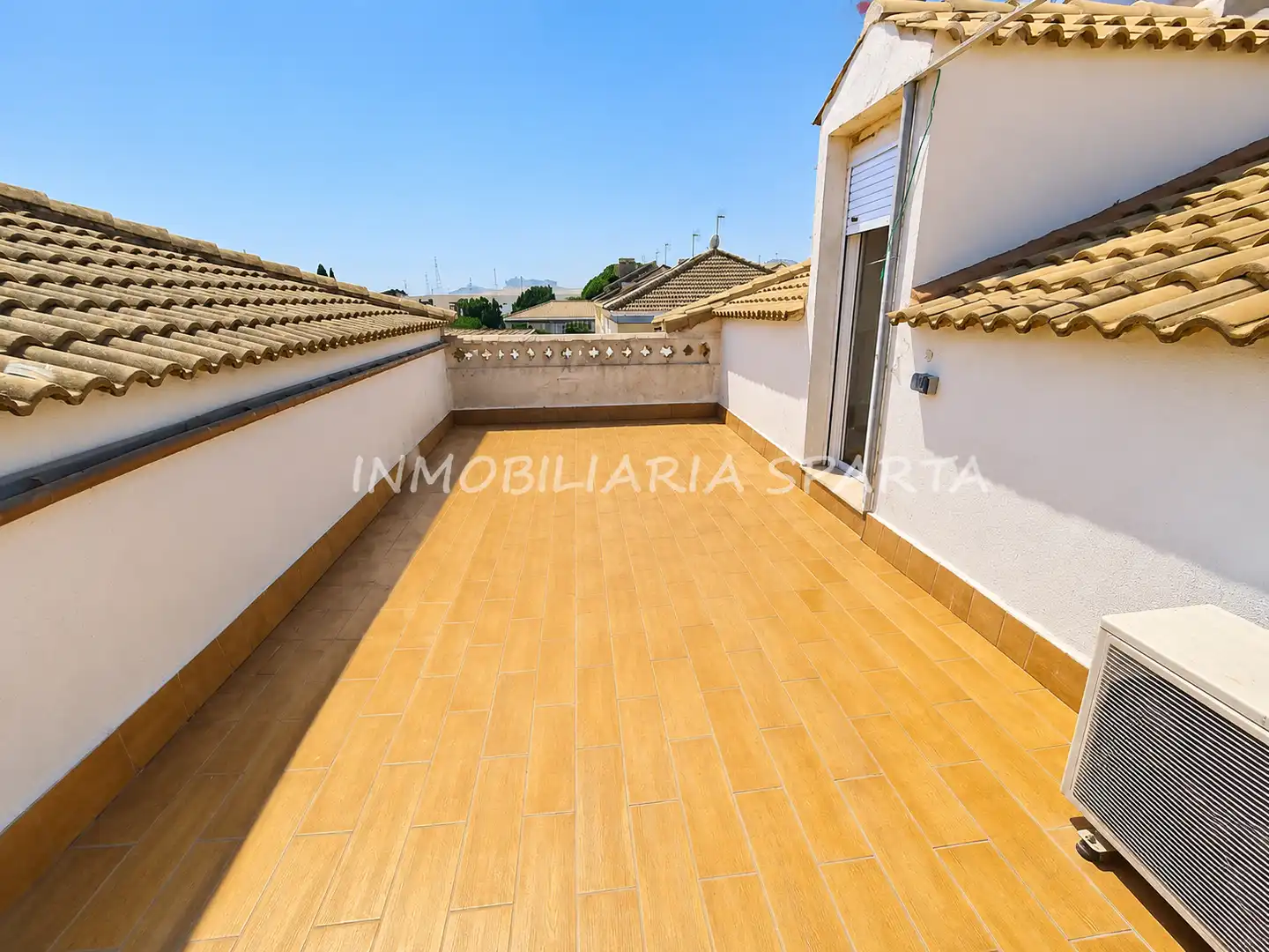 Terrassa de Casa adosada en venda en Santiponce amb Aire condicionat, Parquet i Terrassa